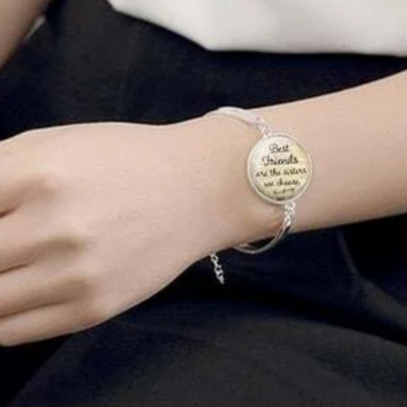 "Best Friends are Sisters We Choose"Bracelet - Picture 2 of 3